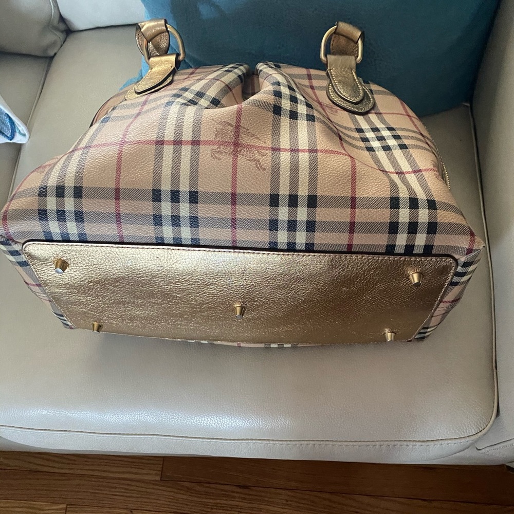 I am selling a Burberry bag.